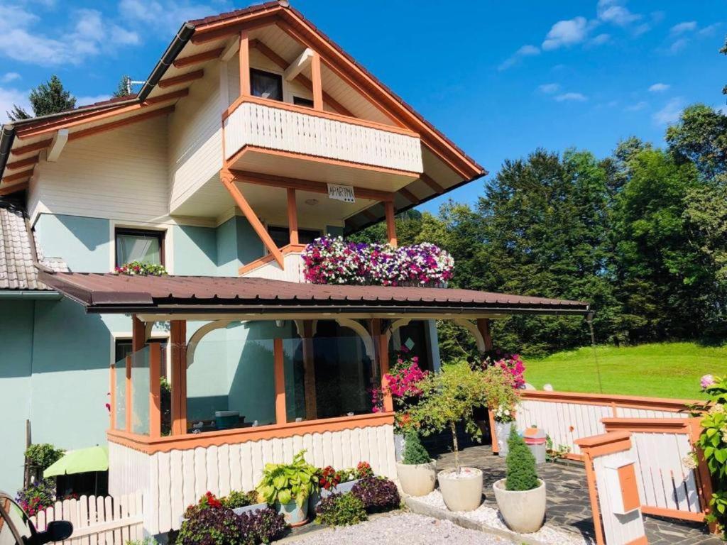 Apartament Erzen